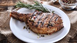 10 voedingsmiddelen die je volgens experts nooit op een grill zou moeten koken