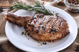 10 voedingsmiddelen die je volgens experts nooit op een grill zou moeten koken